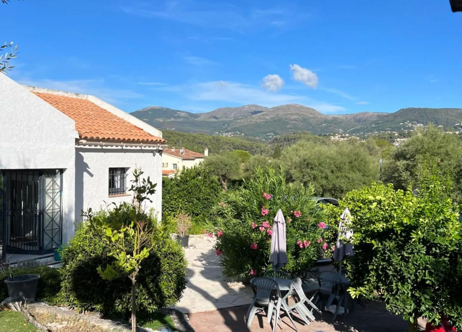 Le Mas Rescator Vence Bed & Breakfast